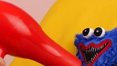 梅之小榭 - We rescued a HUGGY WUGGY from the streets #shorts