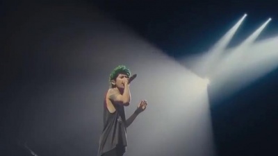 半吨先生 - 太好听！ONE OK ROCK《Good Goodbye》现场，唱歌的时候会发光！