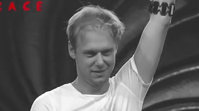 Armin van Buuren、Eric Vloeimans - Embrace
