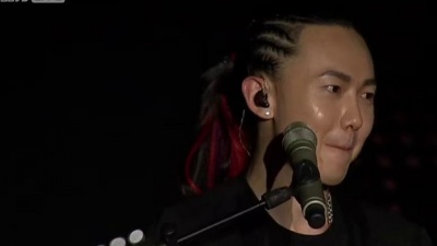 黄义达 - 蓝天(2015 F·Plus乐范52 我爱 Mini Concert)