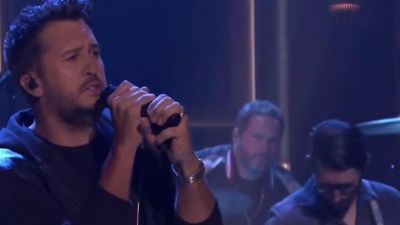 Luke Bryan - What She Wants Tonight