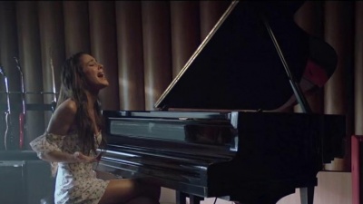 Sebastian Yatra、Tini - Oye