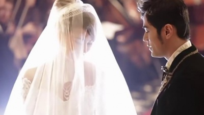 周杰伦、昆凌 - 周杰伦与昆凌英国Selby Abbey教堂婚礼画面与音乐