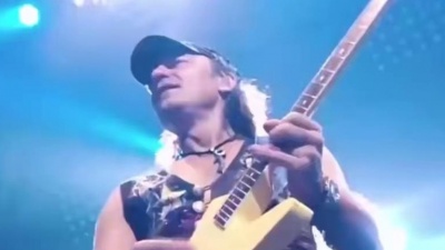 晓风盈袖 - Scorpions - Raised On Rock(Live in Munich 2012)