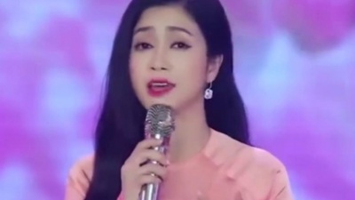 冰雪恋歌 - 越南美女翻唱《上海滩》《漫步人生路》多首经典，好养眼
