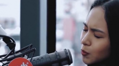 Clara Benin - Parallel Universe