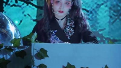 徐艺洋、GNZ48陈珂、拉娜、谢安然、姚慧、张艺凡、施柏宇、姚慧、施柏宇​ - 怪女孩 Miss Freak