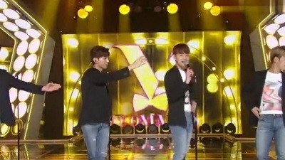 VROMANCE - 여자 사람 친구 (Live At Music Bank 2016/07/29) (Live)