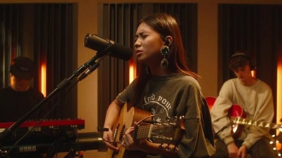 88rising、NIKI - La La Lost You