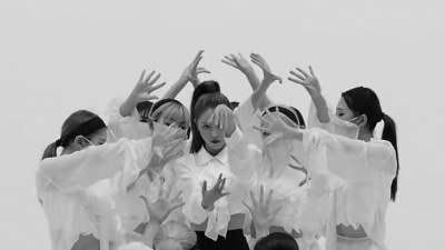 YooA - Abracadabra