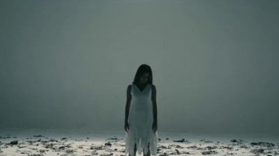 Weird Genius、Sara Fajira - LATHI