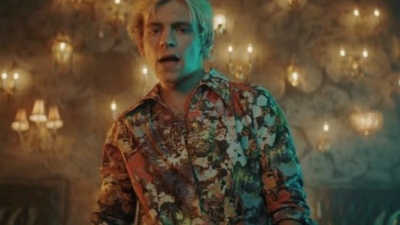 R5 - Hurts Good