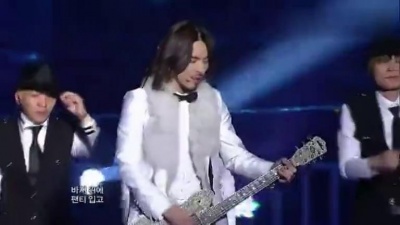 노라조(Norazo) - Super Man(MBC歌谣大庆典 11/12/31 live)
