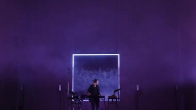 一条 - Ben Böhmer最新电音节现场演绎热单“Erase”