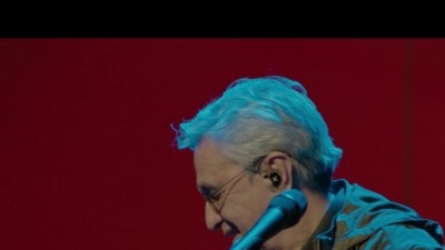 Caetano Veloso - How Beautiful Could A Being Be