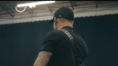 Brantley Gilbert - Man That Hung The Moon