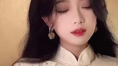 没有名气组合 - 王玉萌网红翻唱界的学霸，八种语言自由切换，网友：家妻献丑了