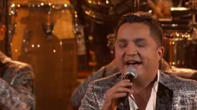 La Arrolladora Banda el Limón de Rene Camacho - Entre Beso Y Beso