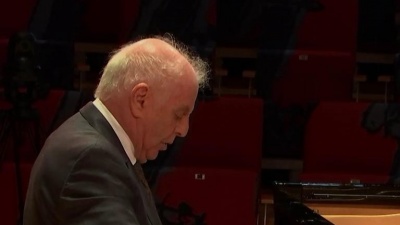 Daniel Barenboim - Beethoven: 33 Variations in C Major, Op. 120 on a Waltz by Diabelli - Var. 6. Allegro ma non troppo e serioso
