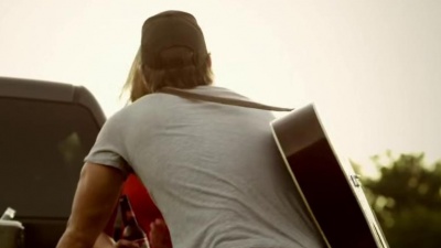 Kip Moore - Somethin' 'Bout A Truck