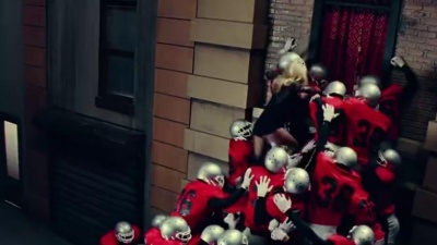 Nicki Minaj、M.I.A.、Madonna - Give Me All Your Luvin'
