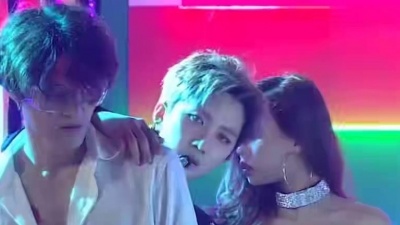 Triple H - RETRO FUTURE (Live At 人气歌谣 2018/07/22)