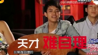 达白疯要加油蛙 - 华晨宇快乐男声演唱视频一曲《假行僧》嗨翻全场，回忆杀