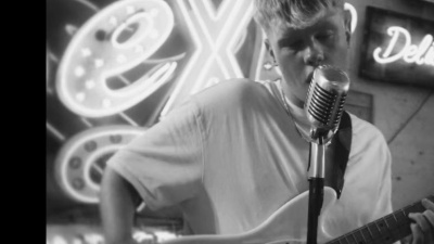 Finn Askew - Same Old Love