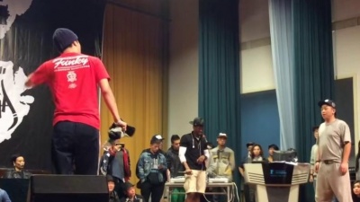 ′夜夜大豆 - 男神hoan vs 这就是街舞DJ李玉龙 popping决赛 宁波2015
