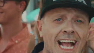 max pezzali、Nile Rodgers - Le canzoni alla radio(feat. Nile Rodgers)