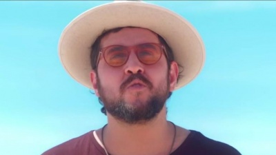 Suricato、Vitor Kley - A Dois