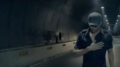 Enrique Iglesias、Mickael Carreira、Descemer Bueno、Gente de Zona - Bailando