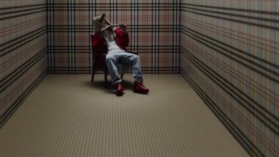 Myke Towers、Myke Towers、Nengo Flow - BURBERRY
