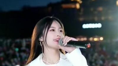 乌克兰阿钢灵灵通 - #唐艺大舞台 #太想念dj #音乐分享 #真人真唱 #人美歌甜#我要上热门@唐艺