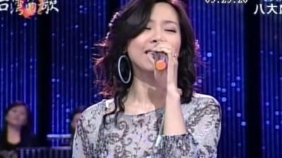 曾心梅 - 彩云伴海鸥 现场版