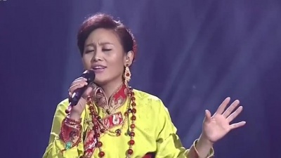 央金兰泽 - 慈祥的母亲 天籁之爱 藏歌会 现场版