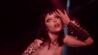 Alice Glass、Alice Longyu Gao - LEGEND