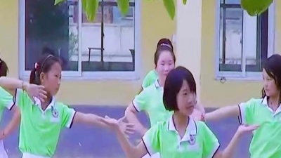 儿童舞蹈乐园 - 女生放学就跳上了，有这样舞蹈氛围的学校，哪有理由不在这上学！