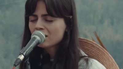 Kadebostany、Valeria Stoica - Take Me To The Moon