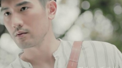 任文义 - 《彩虹的重力》可以奔向《远在咫尺的爱》让你我都很近