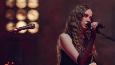 Holly Humberstone - The Walls Are Way Too Thin