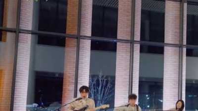 J.UNA 제이유나、장하은、김진산、정민혁、Jang Haeun (장하은)、정민혁(Son Jinwook) - Met You