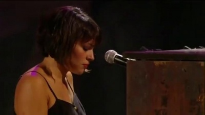 Norah Jones - Sinkin Soon(Farm Aid 25 Live)