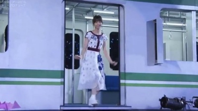 仙女姐姐 - 齐刘海白裙飞扬好甜啊！西野七濑＆与田祐希-《流星迪斯科》