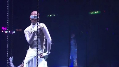 剧迷一哥 - 热情万钧 （On And On 25周年演唱会）