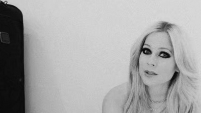 Avril Lavigne - Breakaway