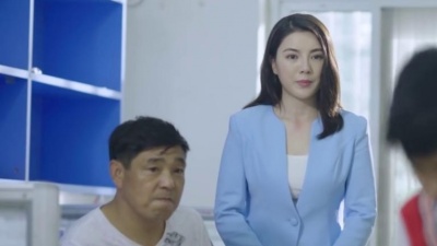 小小鱼鱼儿 - 小学生带的玩具太奇葩，老师看到都感叹太像真的了