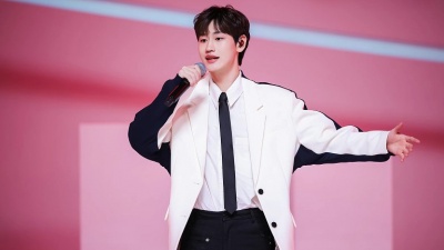 腾讯音乐榜、AK刘彰 - AK刘彰《巴士站》腾讯音乐榜2023年榜特别节目