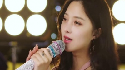 张亚龄 - 美女一首张宇《小小的太阳》，好听却又透着忧伤，动人心扉