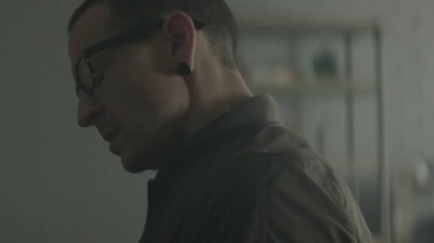 LINKIN PARK、Kiiara - Heavy